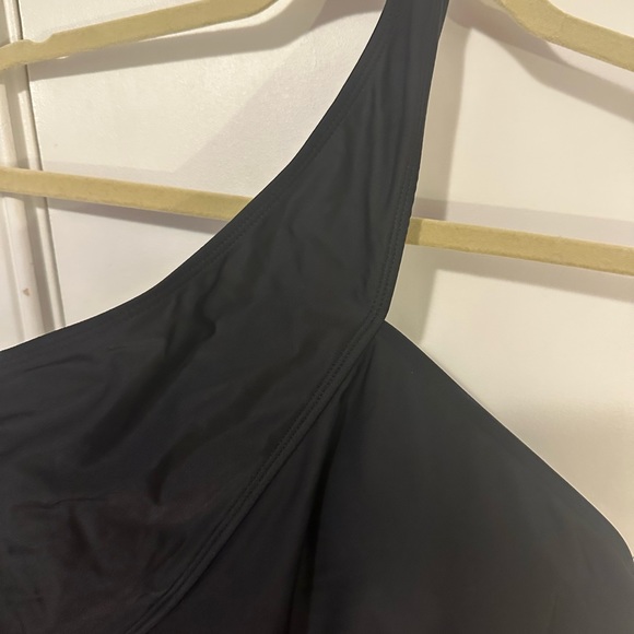 SHEIN Plain Contrast Mesh One Shoulder One Piece Swimsuit - Picture 5 of 7